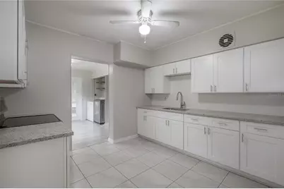 10411 N Woodmere Road, Tampa, FL 33617 - Photo 7