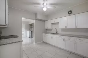 10411 N Woodmere Rd, Tampa, FL 33617 - Photo 7
