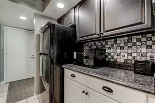 4775 Cove Cir, Saint Petersburg, FL 33708 - Photo 5