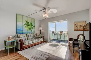 4775 Cove Cir, Saint Petersburg, FL 33708 - Photo 15