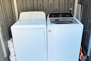 976 Tennessee Ln, Sarasota, FL 34234 - Photo 13