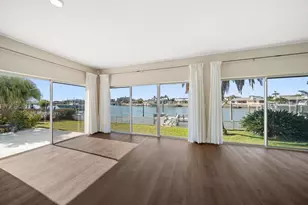 878 Harbor Is, Clearwater Beach, FL 33767 - Photo 17