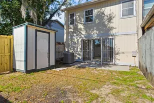 5110 Tennis Ct Cir, Tampa, FL 33617 - Photo 23