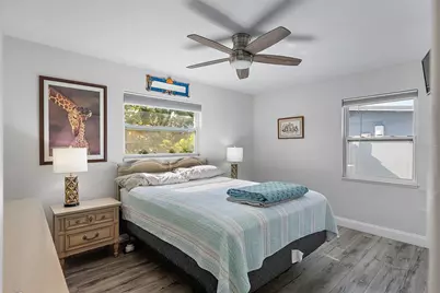 6631 Bougainvilla Avenue S, Saint Petersburg, FL 33707 - Photo 11