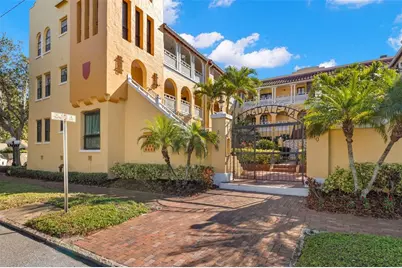 210 22nd Avenue NE #15, Saint Petersburg, FL 33704 - Photo 1