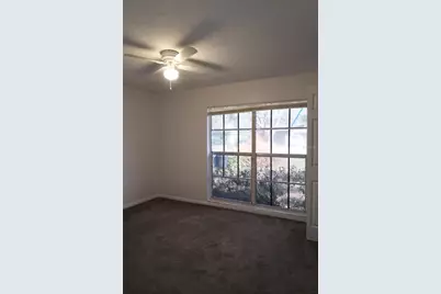 10410 N Connechusett Road, Tampa, FL 33617 - Photo 11