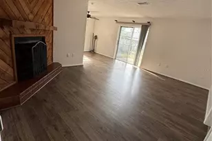 10410 N Connechusett Rd, Tampa, FL 33617 - Photo 3