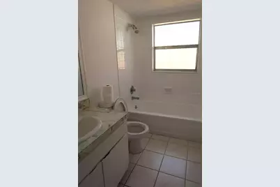 10410 N Connechusett Road, Tampa, FL 33617 - Photo 13