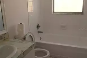 10410 N Connechusett Rd, Tampa, FL 33617 - Photo 13