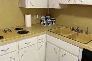 2460 Persian Dr, Clearwater, FL 33763 - Photo 11