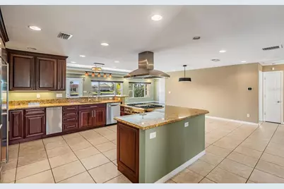 1926 Montana Avenue NE, Saint Petersburg, FL 33703 - Photo 7