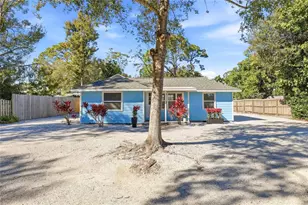 2854 W Rainbow Cir, Sarasota, FL 34231 - Photo 3