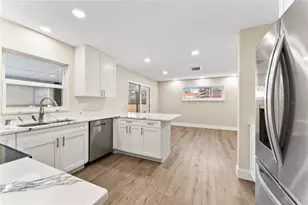 8418 Flagstone Dr, Tampa, FL 33615 - Photo 3