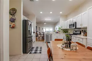 31500 Shaker Cir, Wesley Chapel, FL 33543 - Photo 7