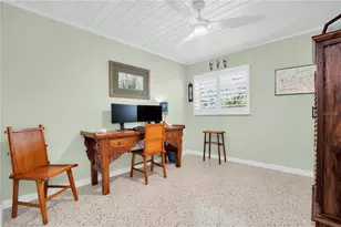 6933 S Shore Dr S, Saint Petersburg, FL 33707 - Photo 17