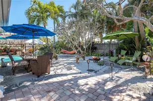 6933 S Shore Dr S, Saint Petersburg, FL 33707 - Photo 21