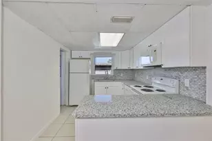 72 Lake Shore Dr, Palm Harbor, FL 34684 - Photo 15