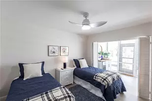 1055 W Peppertree Dr, Sarasota, FL 34242 - Photo 15