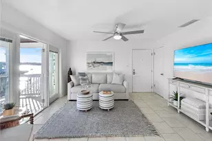 5037 Starfish Dr SE, Saint Petersburg, FL 33705 - Photo 3