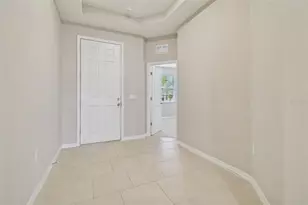 12436 Shining Willow St, Riverview, FL 33579 - Photo 5