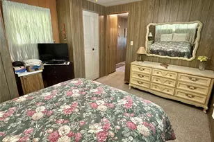 672 Mt Piney Ave NE, Saint Petersburg, FL 33702 - Photo 9