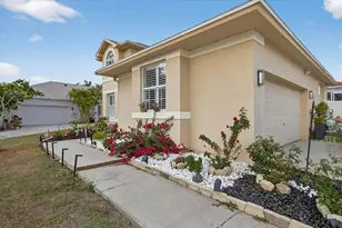 811 Sandcastle Cir, Brandon, FL 33511 - Photo 5