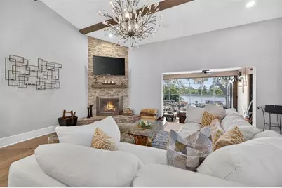 978 San Carlos Court NE, Saint Petersburg, FL 33702 - Photo 15