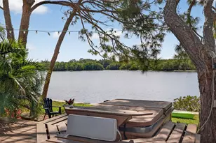 978 San Carlos Ct NE, Saint Petersburg, FL 33702 - Photo 35