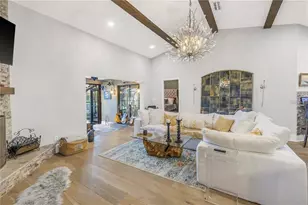 978 San Carlos Ct NE, Saint Petersburg, FL 33702 - Photo 19