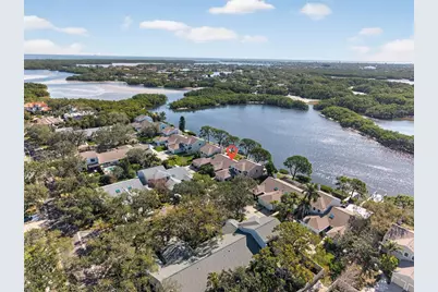 978 San Carlos Court NE, Saint Petersburg, FL 33702 - Photo 1