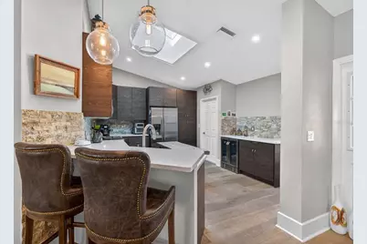 978 San Carlos Court NE, Saint Petersburg, FL 33702 - Photo 7