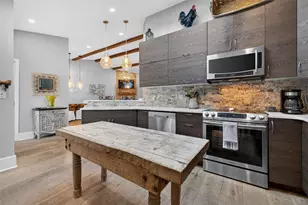 978 San Carlos Ct NE, Saint Petersburg, FL 33702 - Photo 11