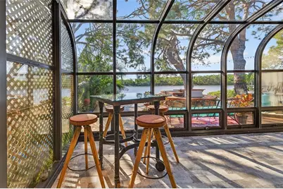 978 San Carlos Court NE, Saint Petersburg, FL 33702 - Photo 25