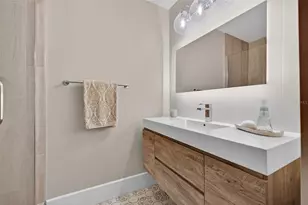 978 San Carlos Ct NE, Saint Petersburg, FL 33702 - Photo 31