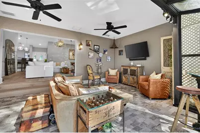 978 San Carlos Court NE, Saint Petersburg, FL 33702 - Photo 23