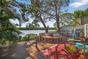 978 San Carlos Ct NE, Saint Petersburg, FL 33702 - Photo 37