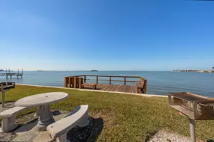 2566 Gary Cir, Dunedin, FL 34698 - Photo 33