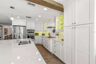 3784 42nd Ave S, Saint Petersburg, FL 33711 - Photo 9