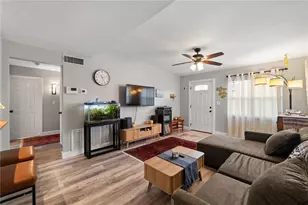 7423 Orpine Dr N, Saint Petersburg, FL 33702 - Photo 3