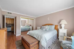 10365 Paradise Blvd, Treasure Island, FL 33706 - Photo 15