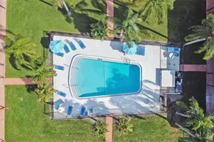 10365 Paradise Blvd, Treasure Island, FL 33706 - Photo 9