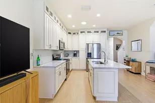 541 Black Lion Dr NE, Saint Petersburg, FL 33716 - Photo 9