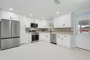 14814 11th St, Dade City, FL 33523 - Photo 11