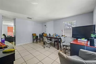 1403 College Park Ln, Tampa, FL 33612 - Photo 11