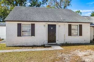 1403 College Park Ln, Tampa, FL 33612 - Photo 9