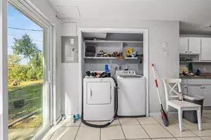 1403 College Park Ln, Tampa, FL 33612 - Photo 19