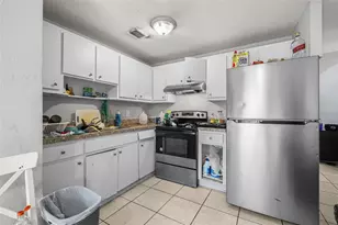 1403 College Park Ln, Tampa, FL 33612 - Photo 17