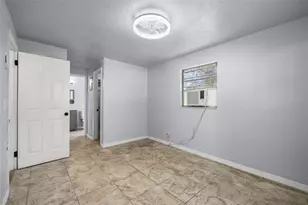 1403 College Park Ln, Tampa, FL 33612 - Photo 41