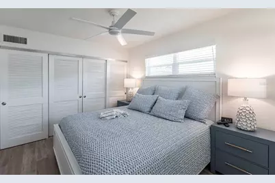 6020 Midnight Pass Road #5, Sarasota, FL 34242 - Photo 5