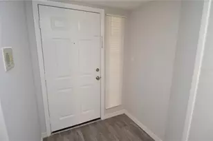 8635 Mallard Reserve Dr, Tampa, FL 33614 - Photo 3